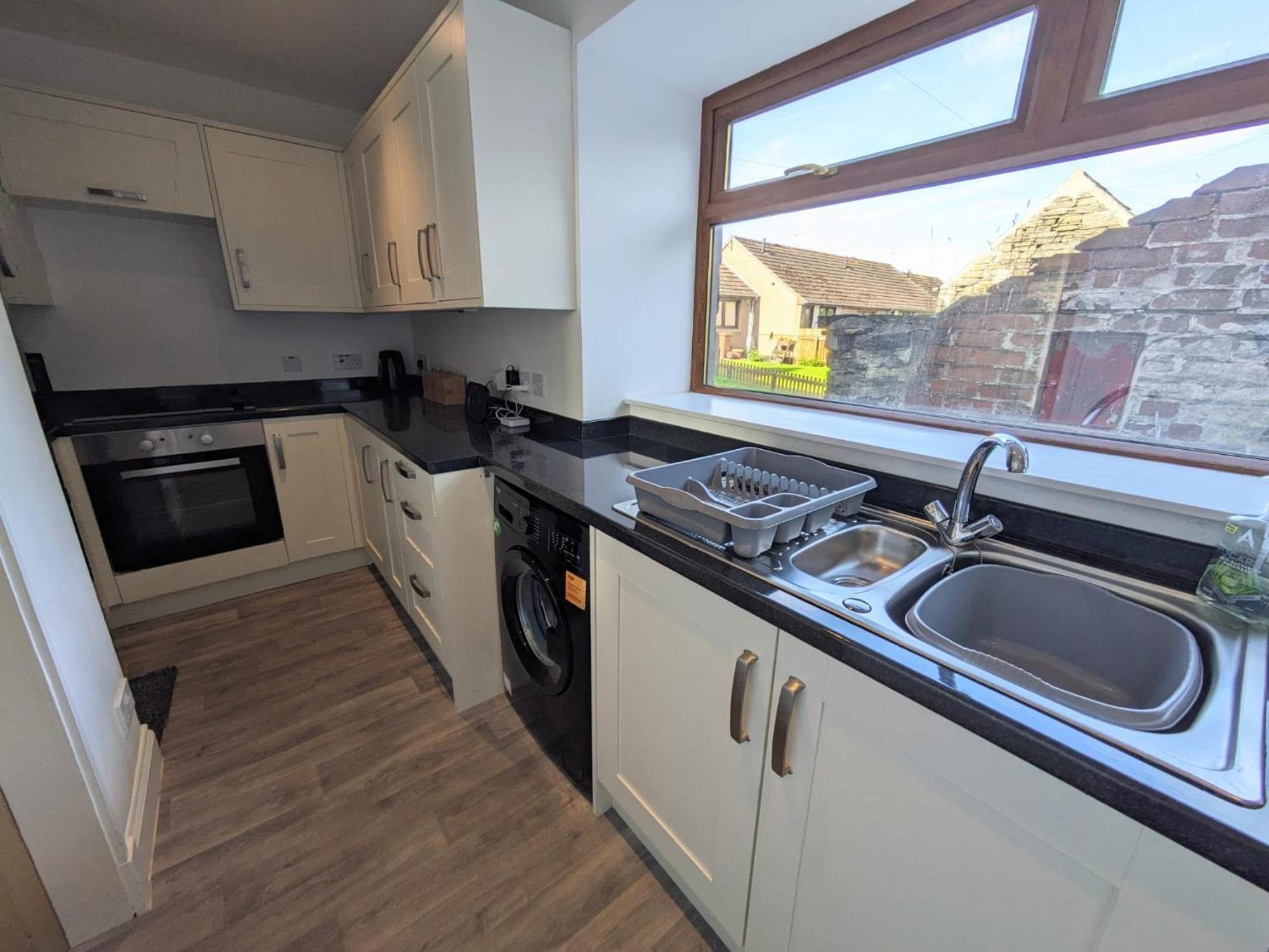 2 Bedroom Townhouse With Seaview On The Nc500 Wick ウィック エクステリア 写真