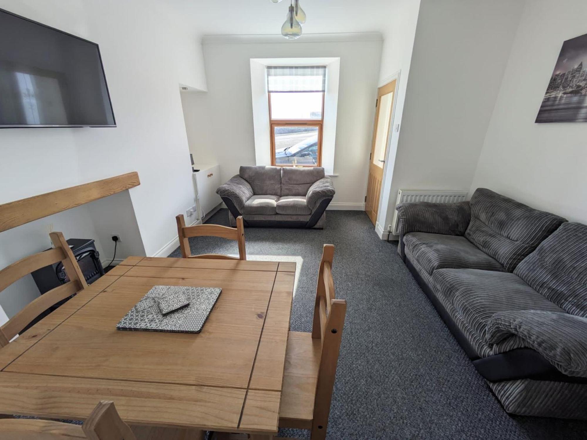 2 Bedroom Townhouse With Seaview On The Nc500 Wick ウィック エクステリア 写真